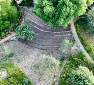 Huerto Laurel-Na, porceso de preparación de las camas, julio 2025.